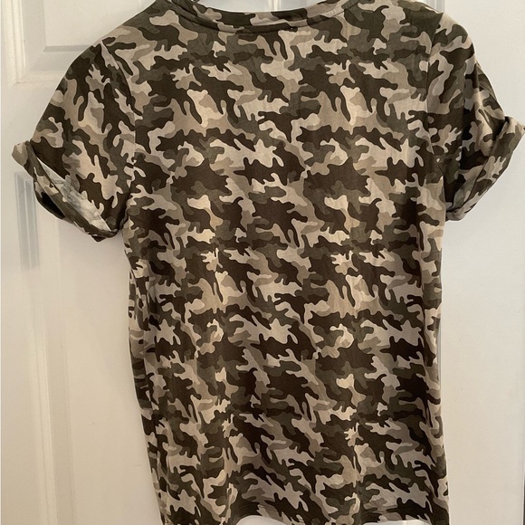 MICHAEL Michael Kors Camo Logo T-Shirt - Size Medium - Picture 7 of 7